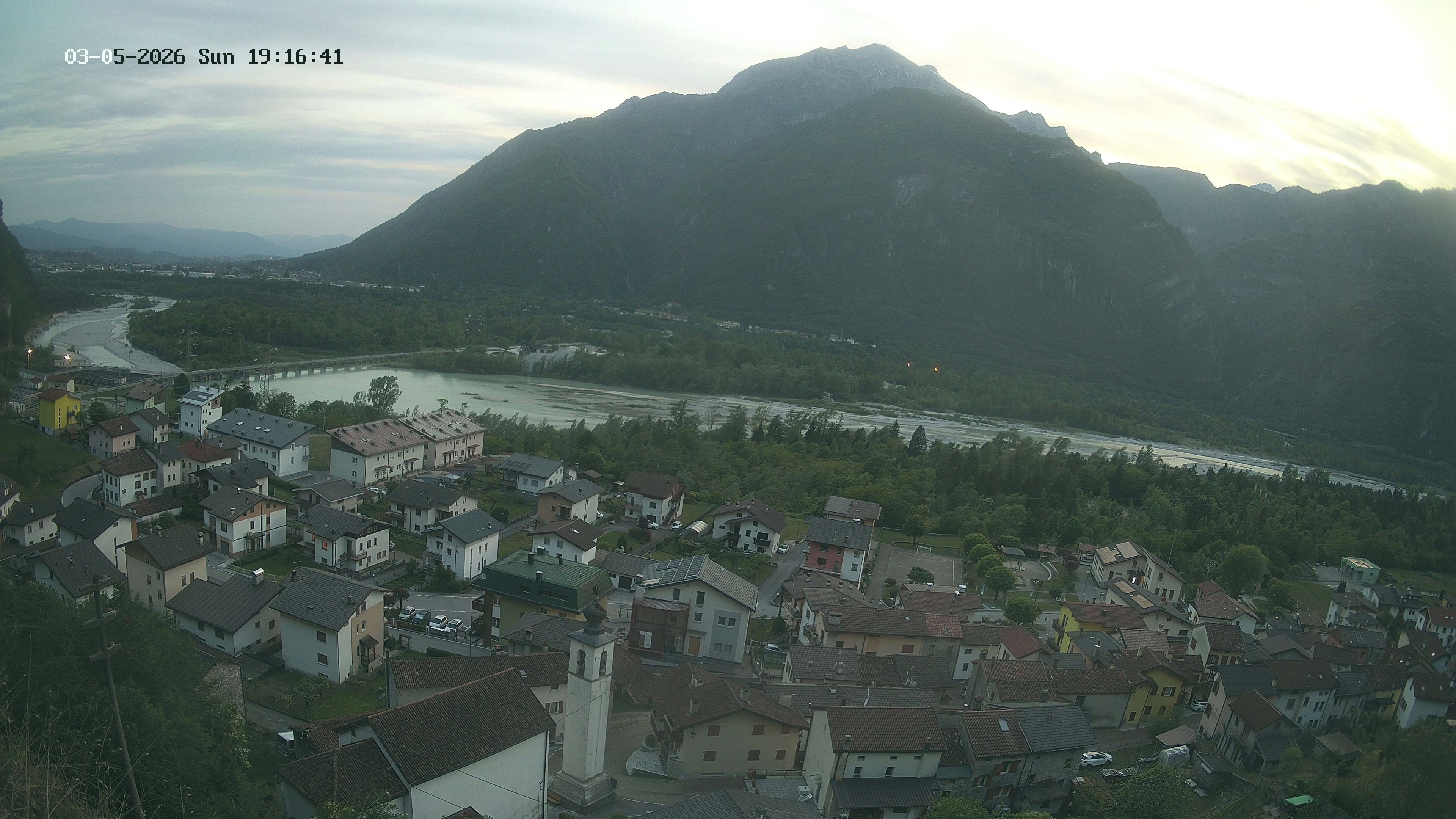immagine della webcam nei dintorni di Pian del Cansiglio: webcam Ponte nelle Alpi