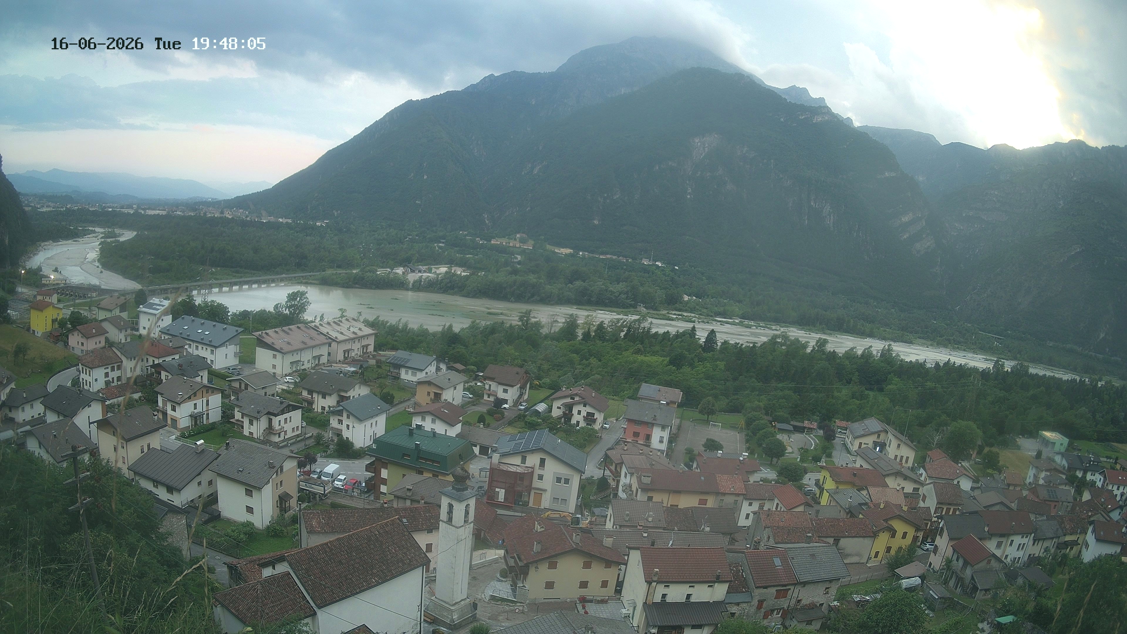 immagine della webcam nei dintorni di Tambre: webcam Ponte nelle Alpi